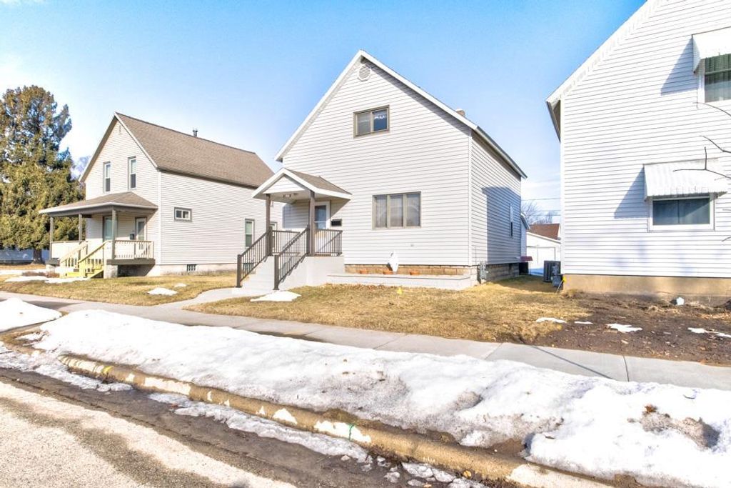 Photo of 1166 Daggett STREET, Marinette, WI 54143 (MLS # 50321486)