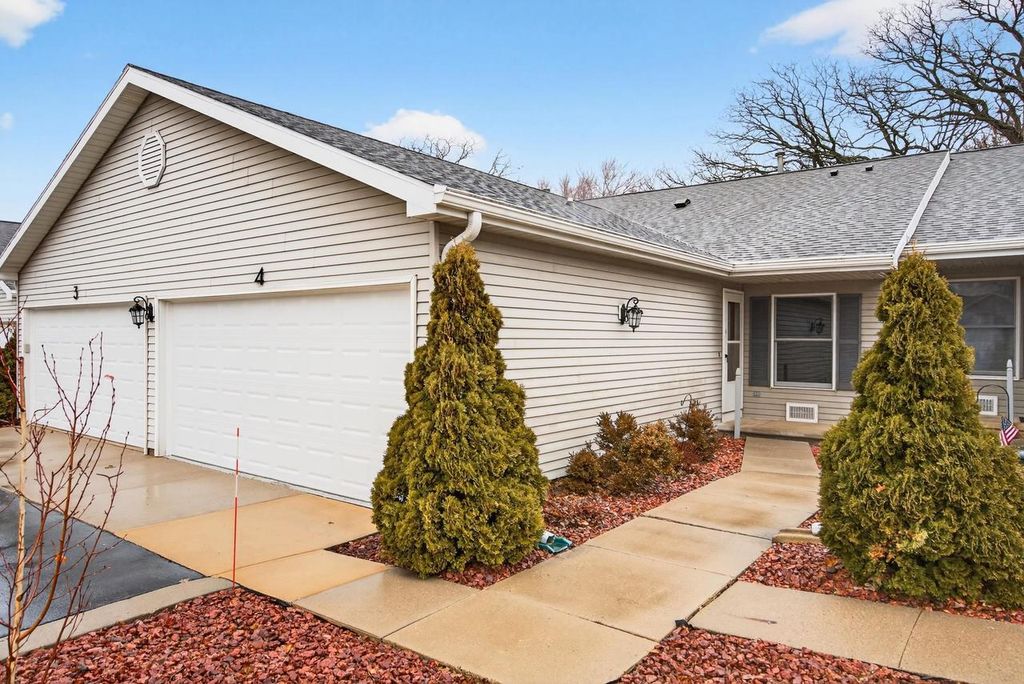 Photo of 511 Griswold STREET #4, Ripon, WI 54971 (MLS # 2018060)