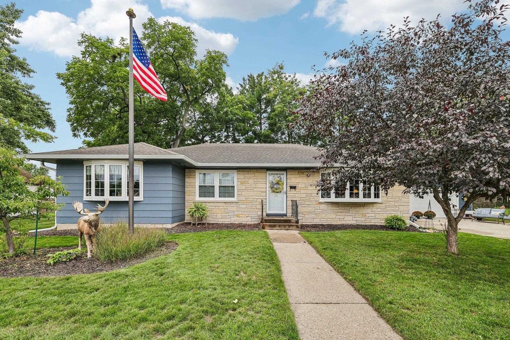 Photo of 535 N Willow STREET, Reedsburg, WI 53959 (MLS # 2033018)