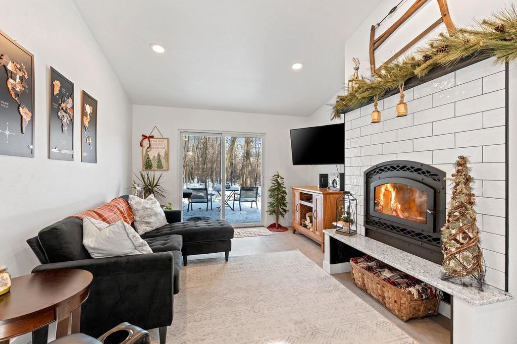 Photo of 2144 E Shady LANE, Neenah, WI 54956 (MLS # 50319106)