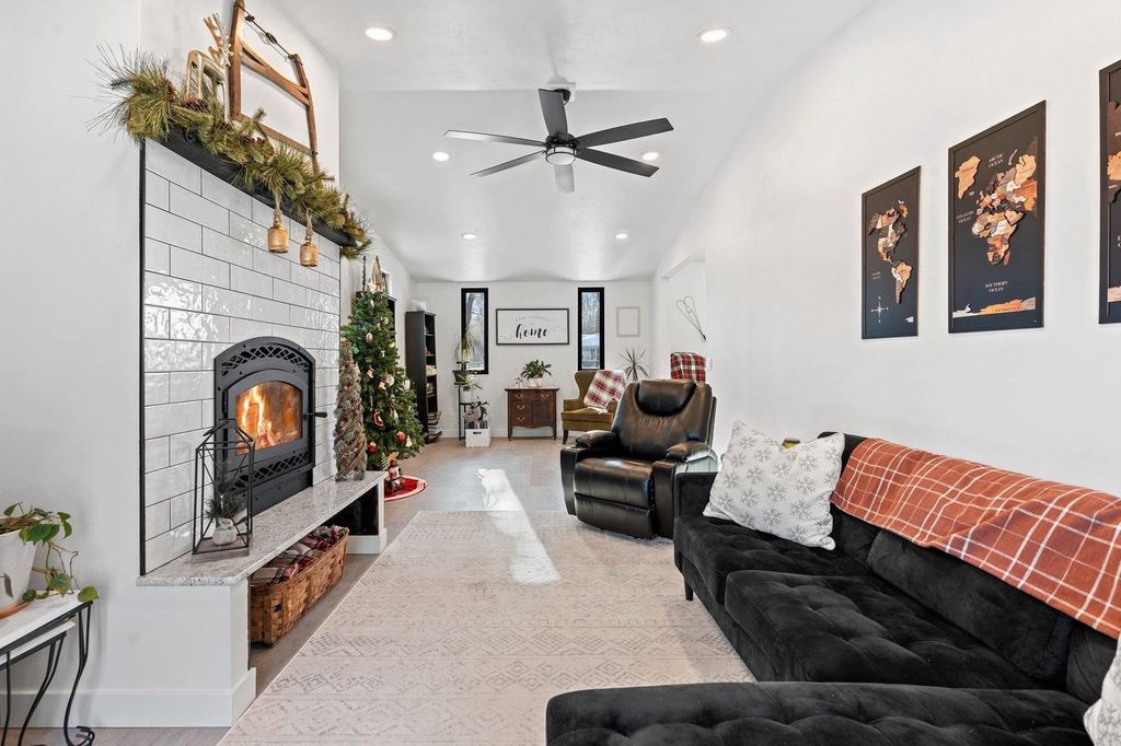 Photo of 2144 E Shady LANE, Neenah, WI 54956 (MLS # 50319106)