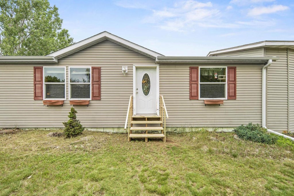 Photo of N5170 Redwood LANE, Shawano, WI 54166 (MLS # 50331522)