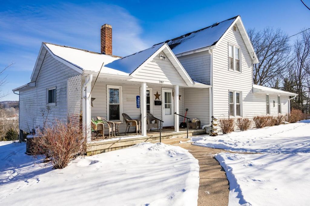Photo of 207 Spring STREET, Elroy, WI 53929 (MLS # 2015622)