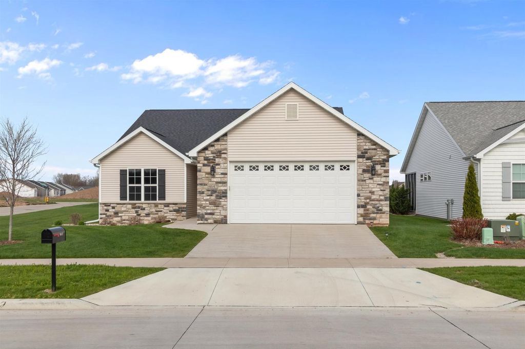 Photo of 4647 N Cherryvale AVENUE, Appleton, WI 54913 (MLS # 50324448)