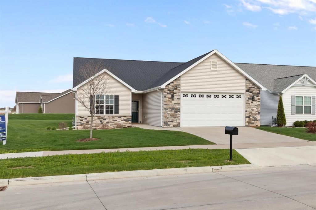Photo of 4647 N Cherryvale AVENUE, Appleton, WI 54913 (MLS # 50324448)