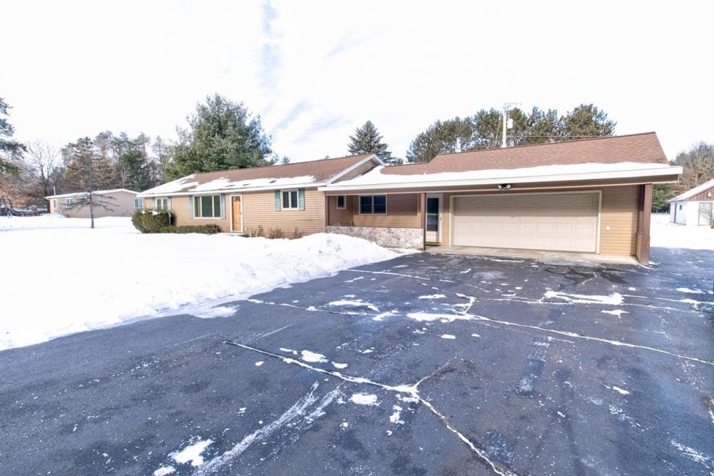 Photo of W1270 County Road B, Marinette, WI 54143 (MLS # 50320685)