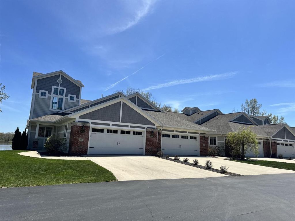 Photo of 2621 Bay Harbor CIRCLE, Green Bay, WI 54304 (MLS # 50326080)