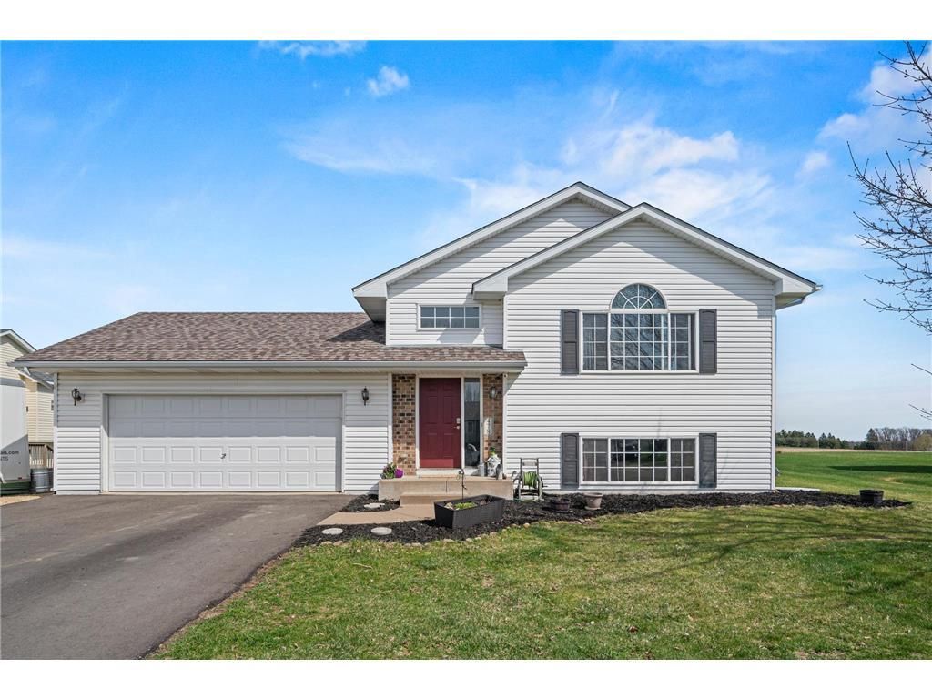 Photo of 478 W Overlook DRIVE, Ellsworth, WI 54011 (MLS # 7051767)