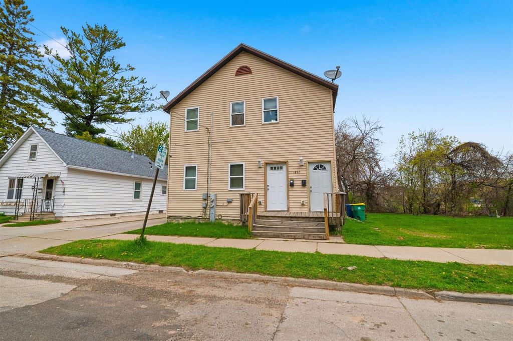 Photo of 1217 St Clair STREET, Green Bay, WI 54301 (MLS # 50325107)