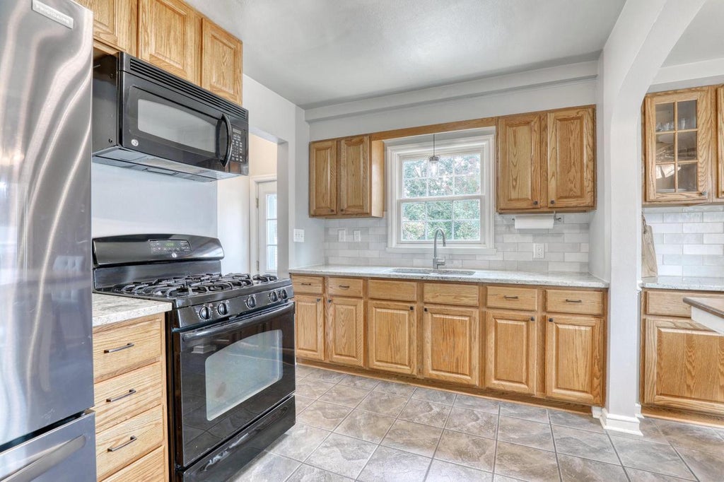 Photo of 8164 W Dixon STREET, Milwaukee, WI 53214 (MLS # 1978834)