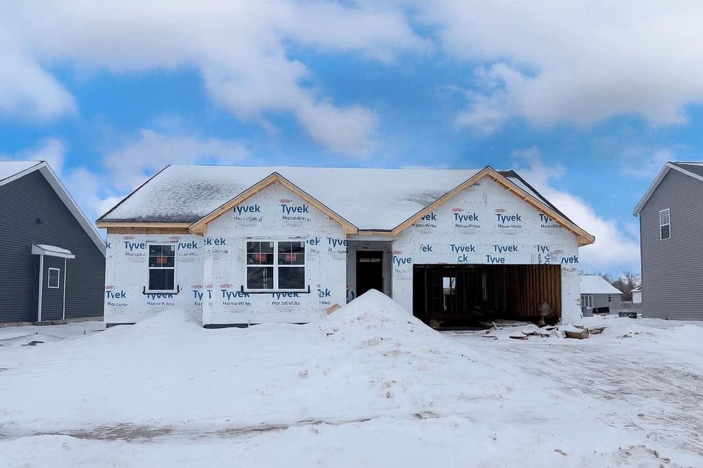 Photo of 1302 Evergreen DRIVE, Delavan, WI 53115 (MLS # 1946340)