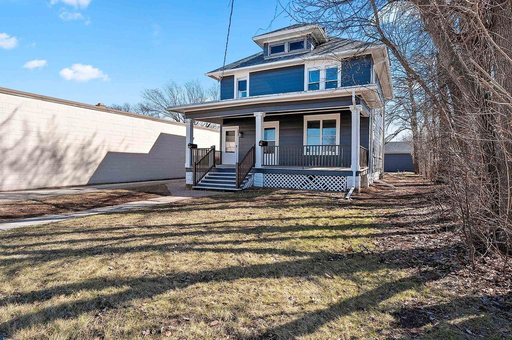 Photo of 209 Nicolet BOULEVARD, Neenah, WI 54956 (MLS # 50323488)