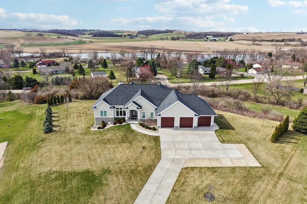 Photo of 6249 Amethyst DRIVE, Waunakee, WI 53597 (MLS # 2020119)