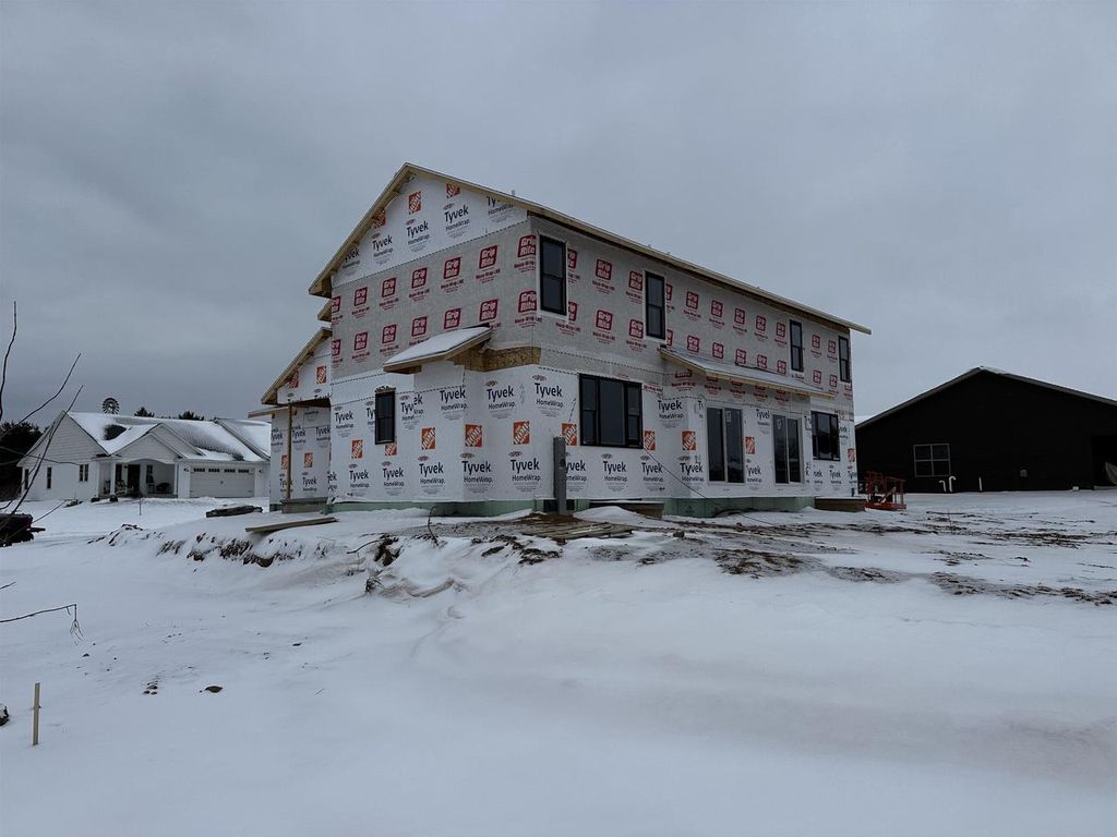 Photo of 2614 Northpoint DRIVE, New London, WI 54961 (MLS # 50320364)