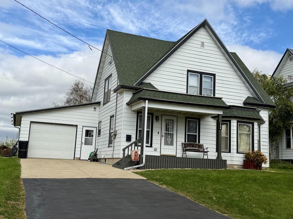 Photo of 704 dodgeville STREET, Highland, WI 53543 (MLS # 2034672)