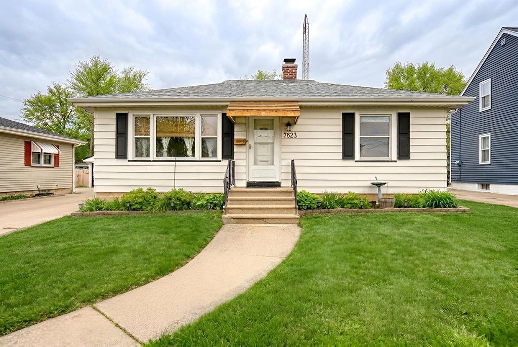 Photo of 7623 39th AVENUE, Kenosha, WI 53142 (MLS # 1952165)
