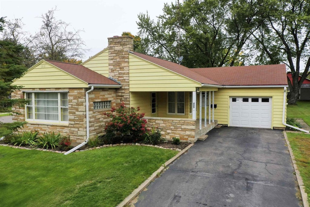 Photo of 405 E Allman STREET, Medford, WI 54451 (MLS # 22604916)