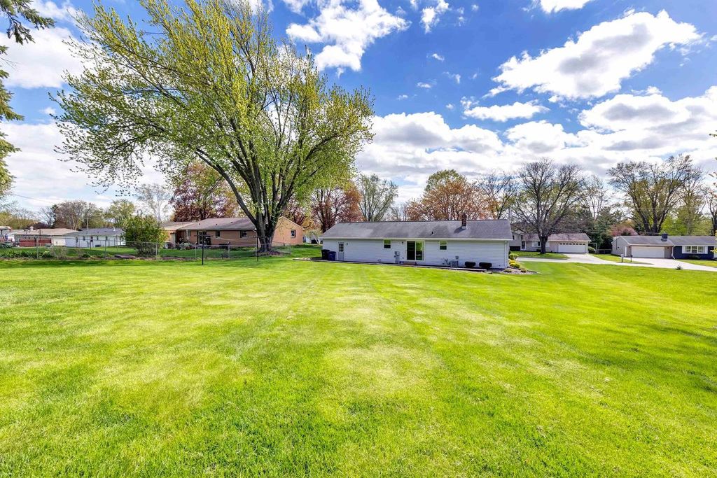 Photo of 1404 Cormier ROAD, Green Bay, WI 54311 (MLS # 50325343)