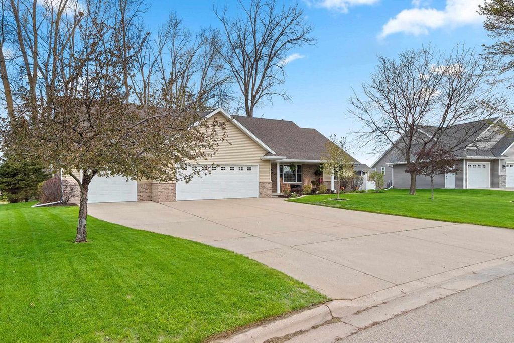 Photo of 2460 Warm Meadows DRIVE, Green Bay, WI 54303 (MLS # 50324999)