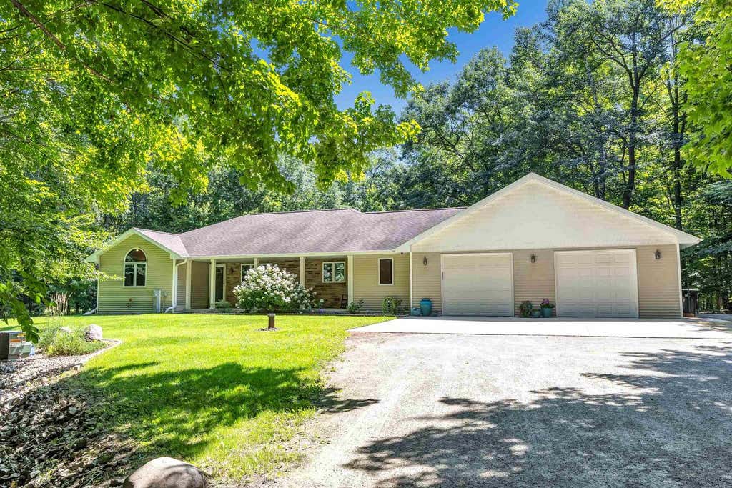 Photo of 7944 Oak Ridge COURT, Oconto Falls, WI 54154 (MLS # 50330052)