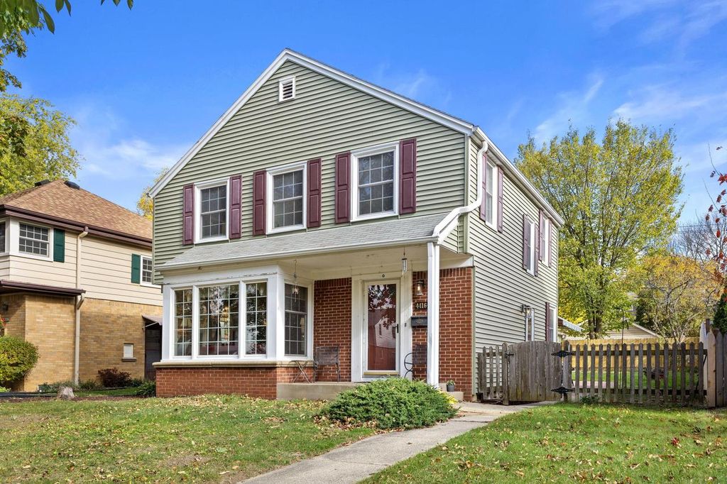 Photo of 4416 N Sheffield AVENUE, Shorewood, WI 53211 (MLS # 1941308)