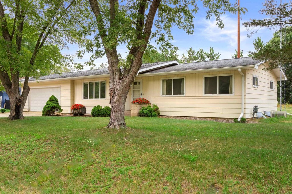 Photo of 216 W Prairie STREET, Wautoma, WI 54982 (MLS # 50330706)