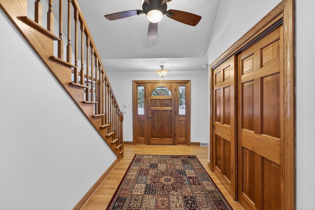 Photo of 1717 Ernst DRIVE, Hartford, WI 53027 (MLS # 1946904)