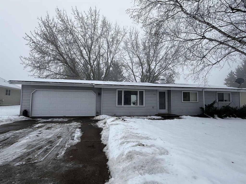 Photo of 221 Kleeman COURT, Shawano, WI 54166 (MLS # 50319719)