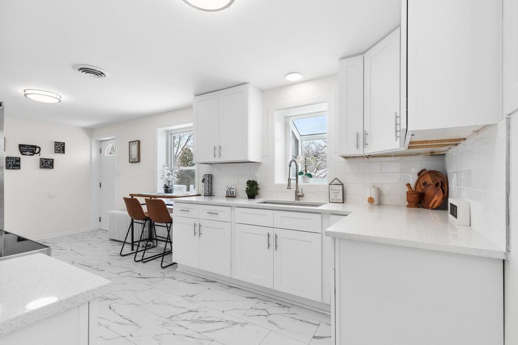 Photo of 1401 Meadowbrook BOULEVARD, Mount Pleasant, WI 53405 (MLS # 1947709)