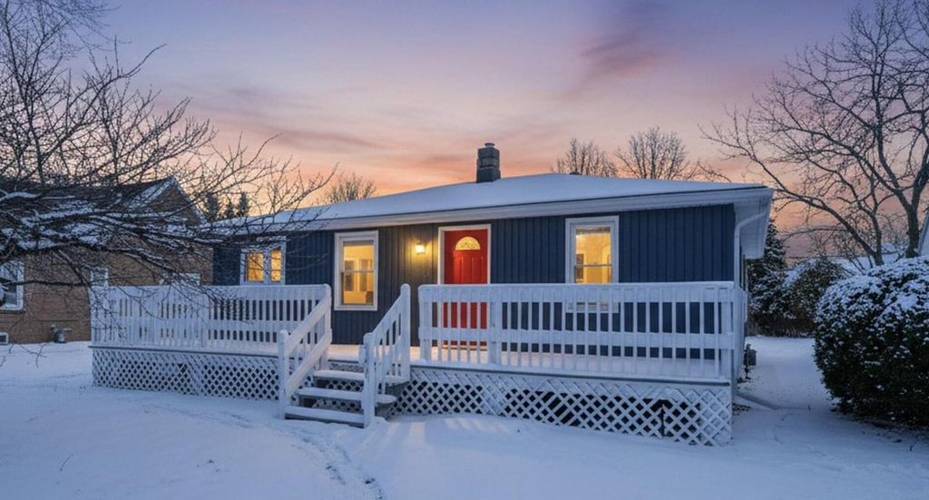 Photo of 1401 Meadowbrook BOULEVARD, Mount Pleasant, WI 53405 (MLS # 1947709)