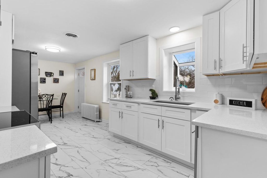 Photo of 1401 Meadowbrook BOULEVARD, Mount Pleasant, WI 53405 (MLS # 1947709)