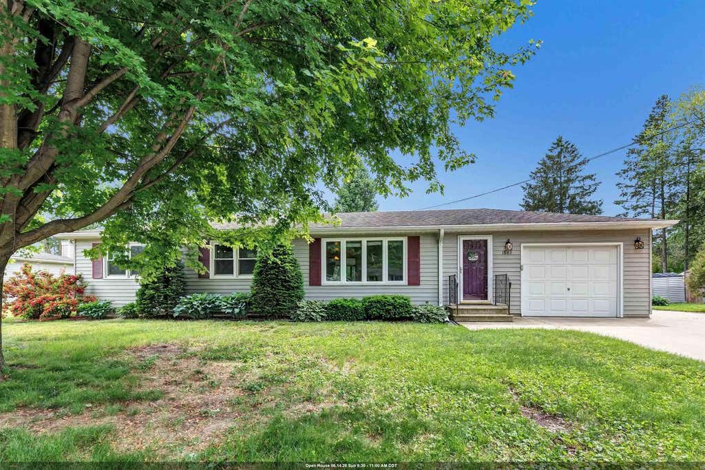 Photo of 1863 Lenwood AVENUE, Green Bay, WI 54303 (MLS # 50327384)