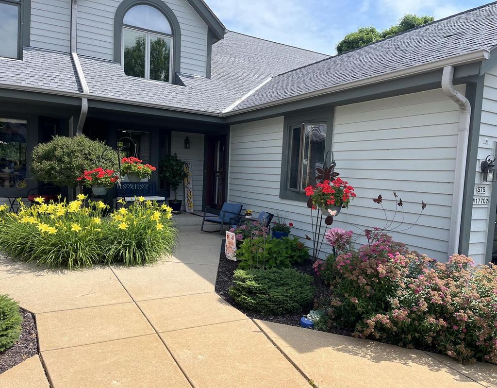 Photo of S75W17702 Harbor CIRCLE #C, Muskego, WI 53150 (MLS # 1956788)