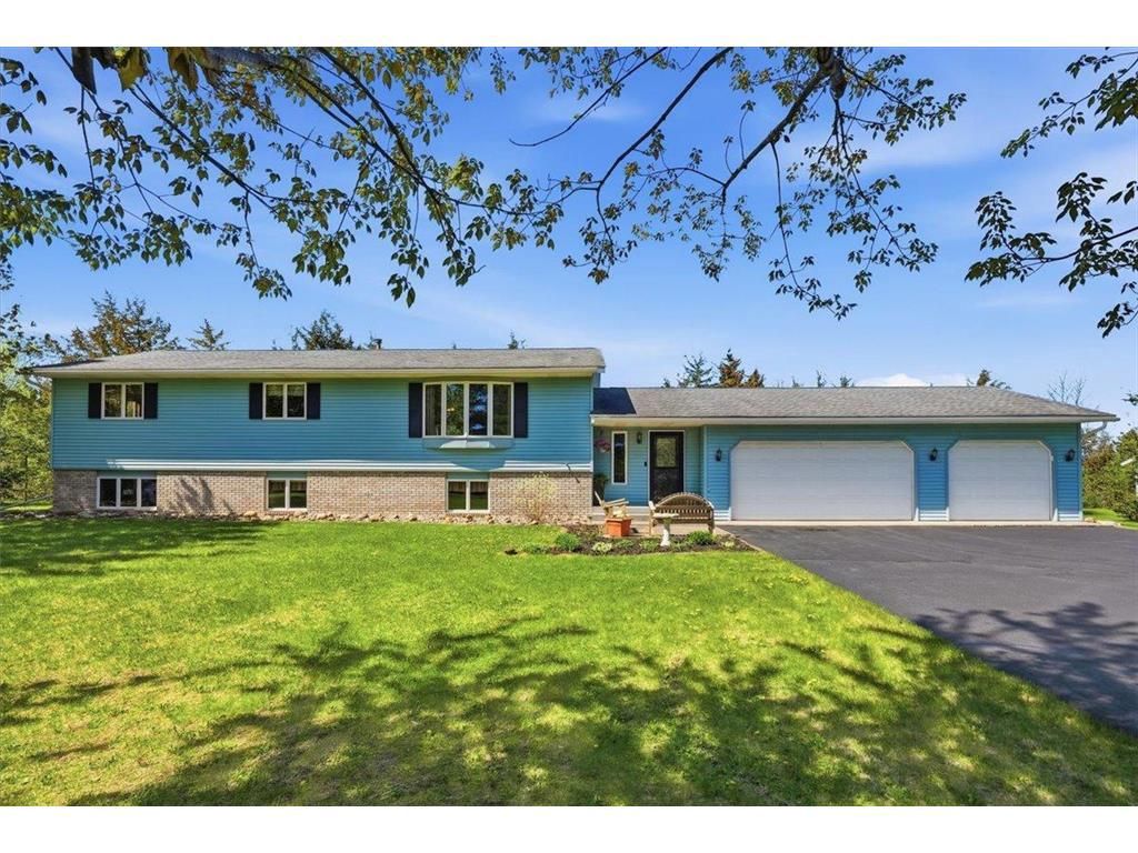 Photo of 1087 Tanney LANE, Hudson, WI 54016 (MLS # 7069808)