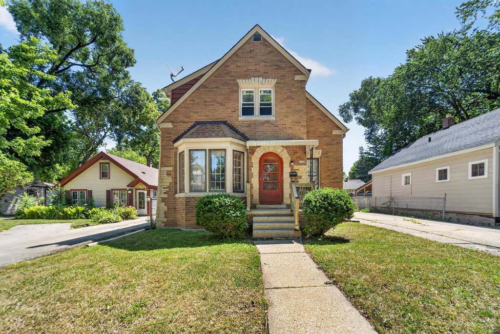 Photo of 4700 N 50th STREET, Milwaukee, WI 53218 (MLS # 1973795)
