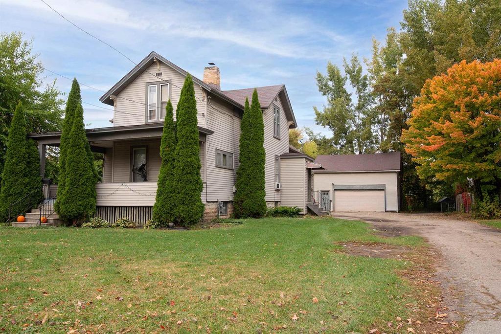 Photo of 506 W New York AVENUE, Oshkosh, WI 54901 (MLS # 50316884)