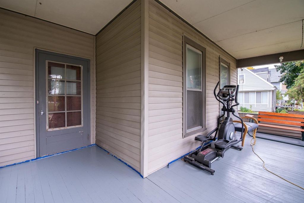 Photo of 506 W New York AVENUE, Oshkosh, WI 54901 (MLS # 50316884)