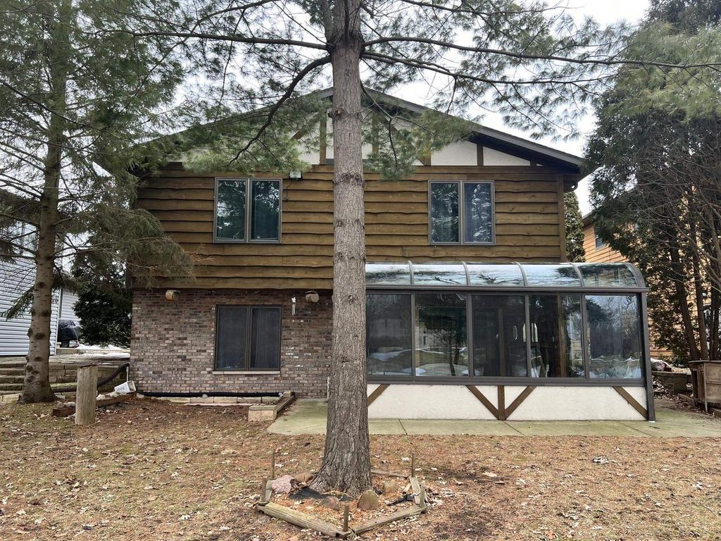 Photo of 1159 Elmhurst LANE, Oshkosh, WI 54904 (MLS # 50328897)