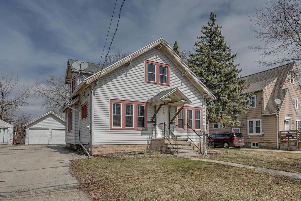Photo of 713 Main STREET, Neenah, WI 54956 (MLS # 50323075)