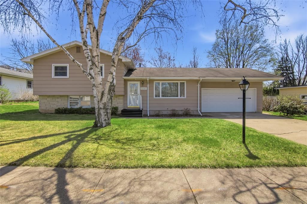 Photo of 3147 Leslie Lane, Eau Claire, WI 54703 (MLS # 1600341)