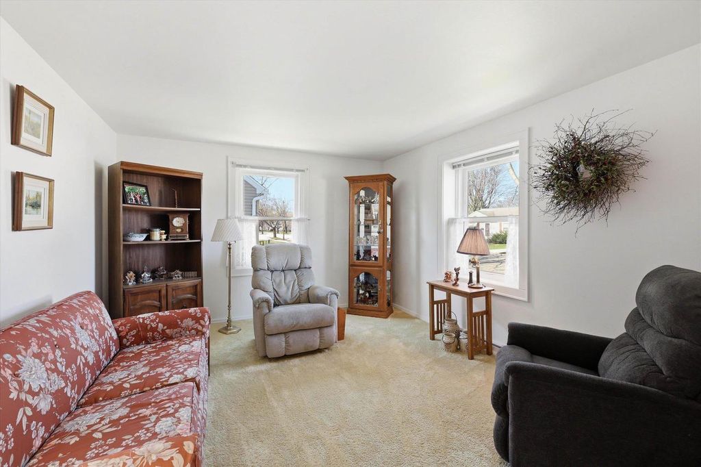 Photo of 914 Neville AVENUE, Green Bay, WI 54303 (MLS # 50324243)