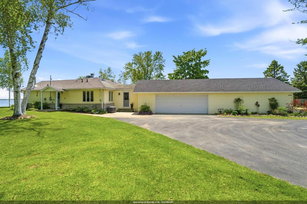 Photo of W6093 N Bay COURT, Shawano, WI 54166 (MLS # 50326289)