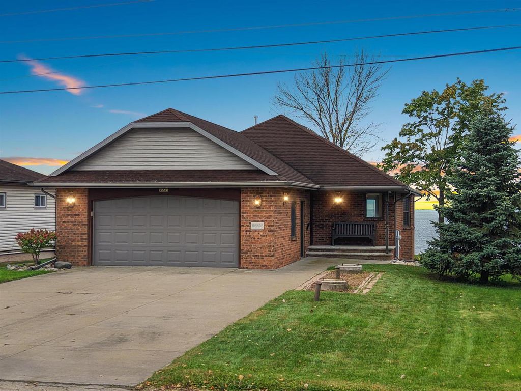 Photo of W5565 Firelane 12 ROAD, Menasha, WI 54952 (MLS # 2010964)