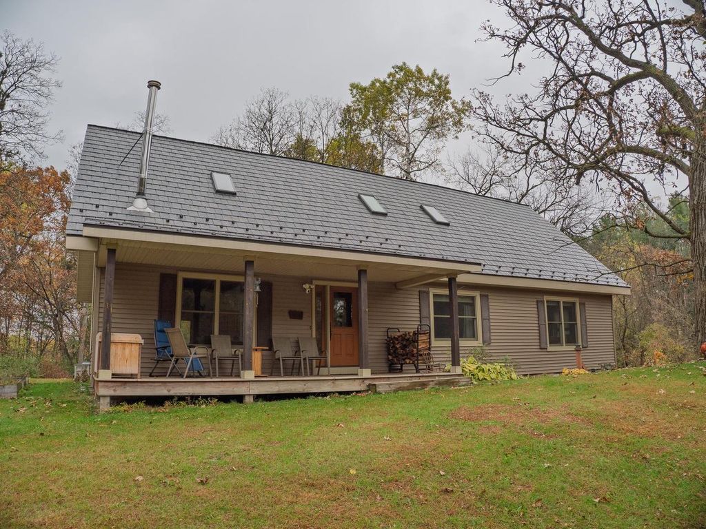 Photo of 2829 Evergreen DRIVE, Cambridge, WI 53523 (MLS # 2013335)