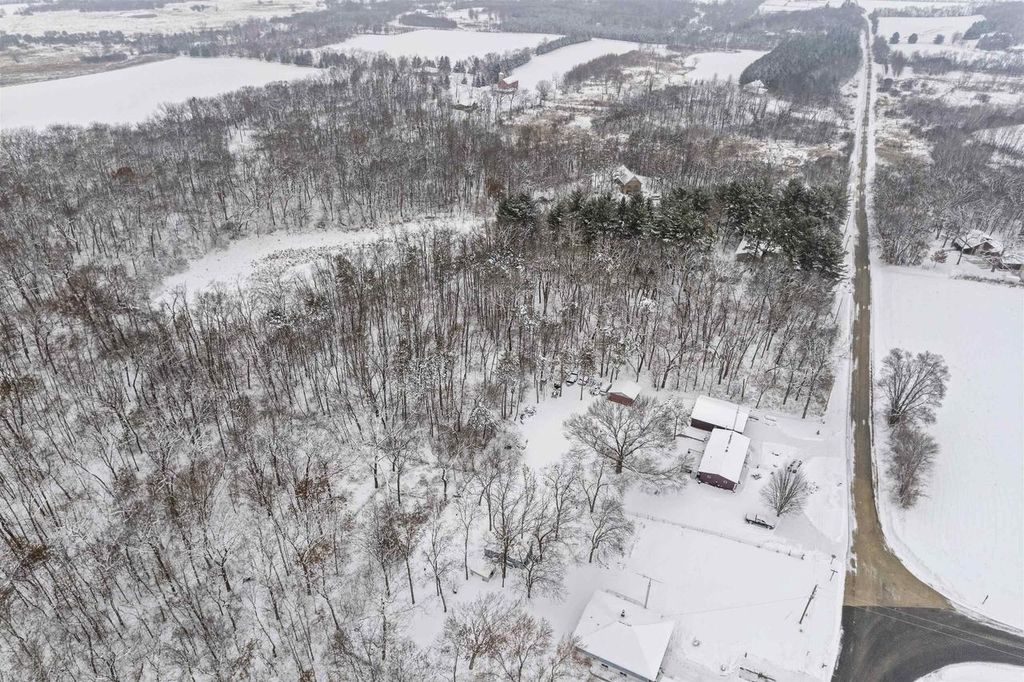 Photo of 2829 Evergreen DRIVE, Cambridge, WI 53523 (MLS # 2013335)