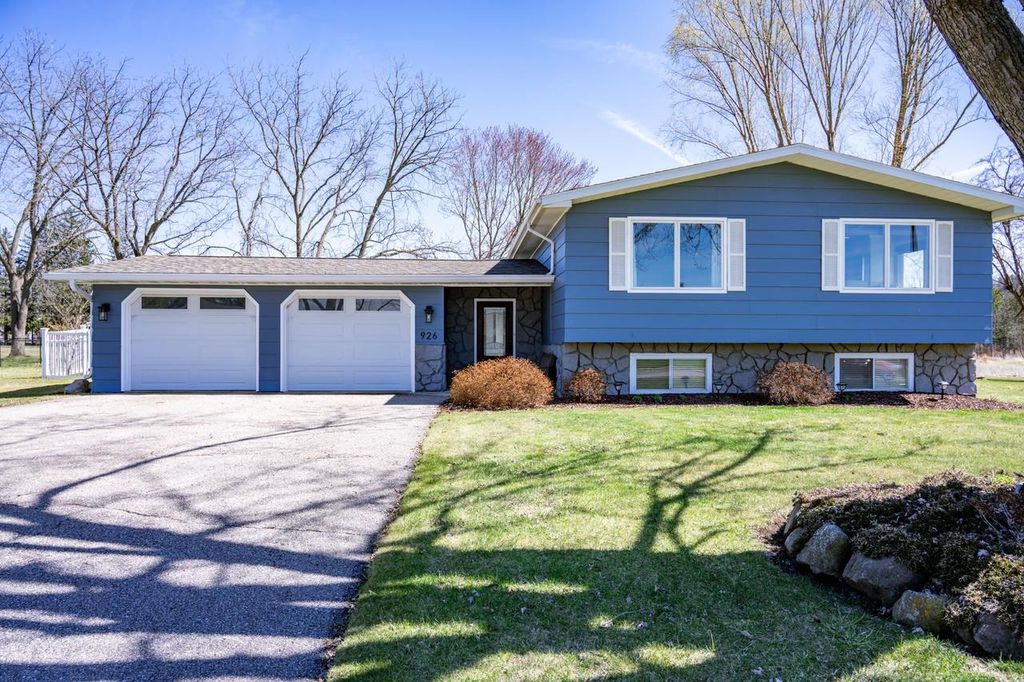Photo of 926 Elm STREET, Mauston, WI 53948 (MLS # 2020681)