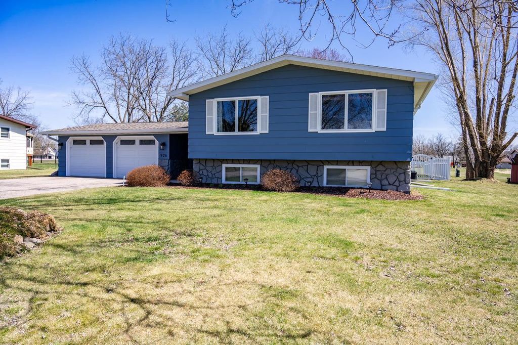 Photo of 926 Elm STREET, Mauston, WI 53948 (MLS # 2020681)