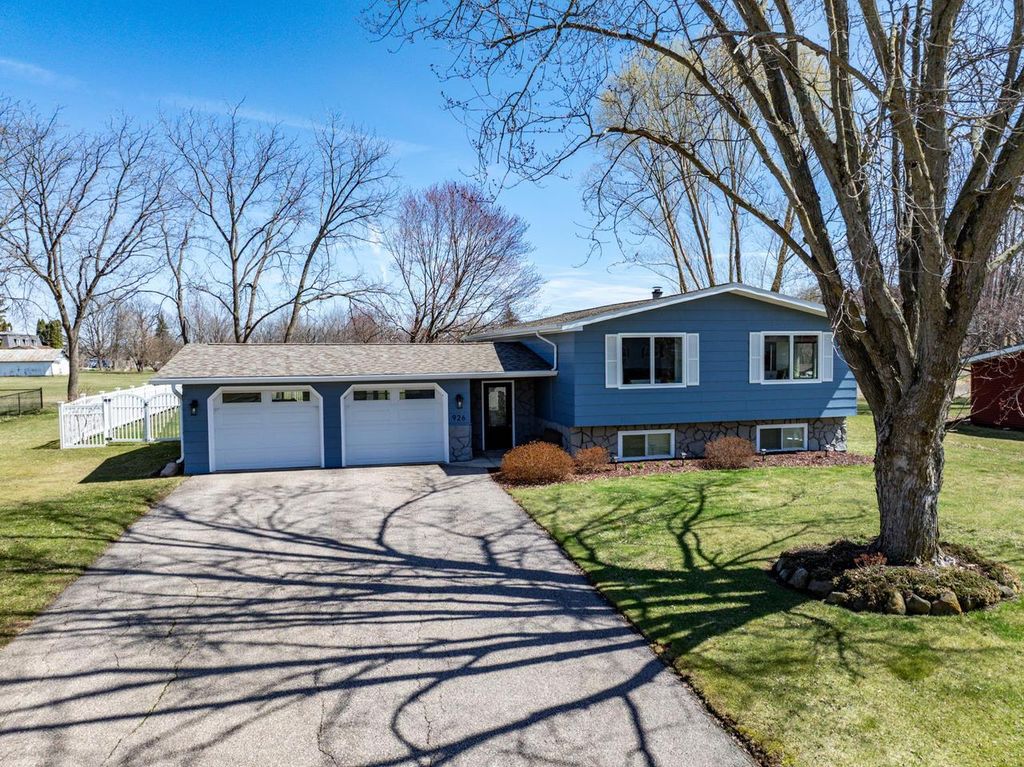 Photo of 926 Elm STREET, Mauston, WI 53948 (MLS # 2020681)