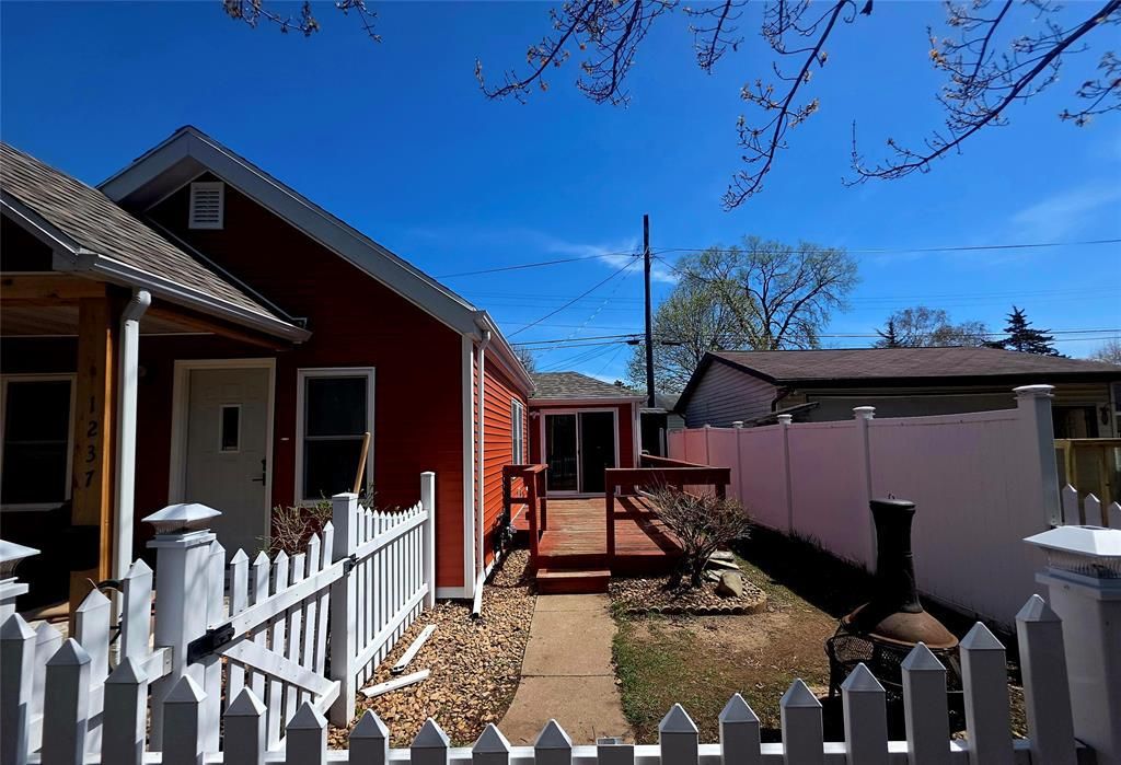 Photo of 1237 East AVENUE, La Crosse, WI 54601 (MLS # 1600261)