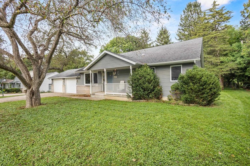 Photo of 4808 Midmoor ROAD, Monona, WI 53716 (MLS # 2030339)